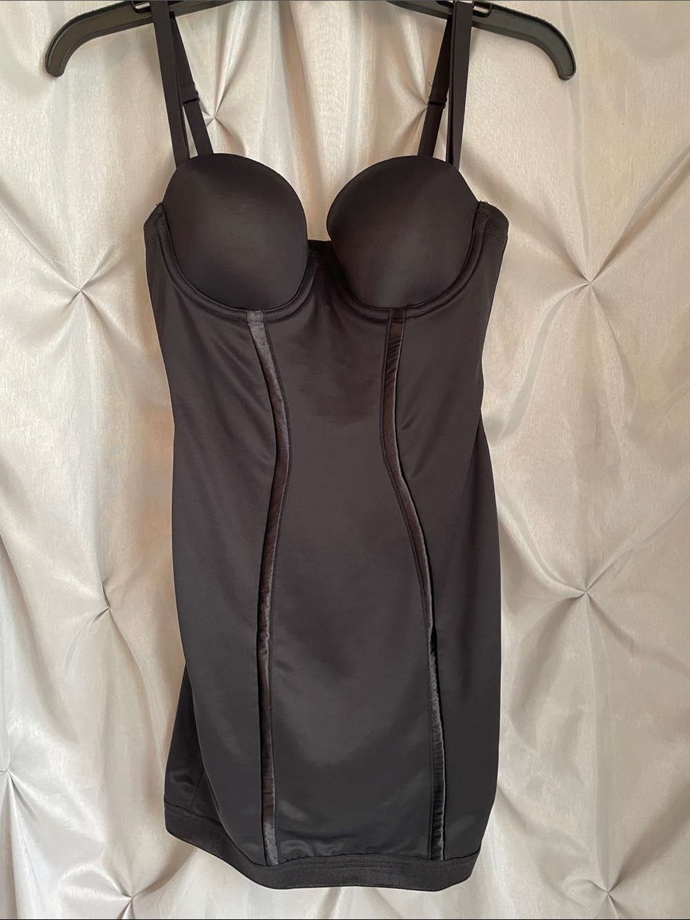Maidenform Black Sculpting Slip with Underwire Cups NWOT 34B